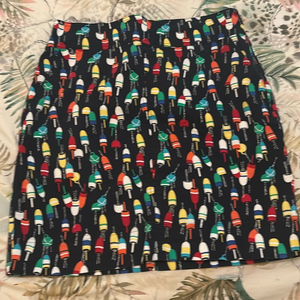 Like new Talbot skirt with pockets, zipper back size 8 little buoys all over it